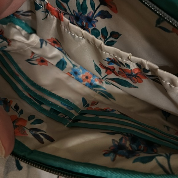 Lug Shimmy Crossbody Bag NWOT - Picture 6 of 8